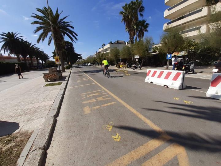 Sitges habilitarà un carril bici definitiu al passeig Marítim. Ajuntament de Sitges