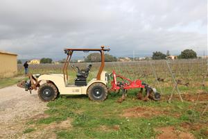 Torres vol reduir les emissions de CO2 amb l'ús de tractors elèctrics a les vinyes