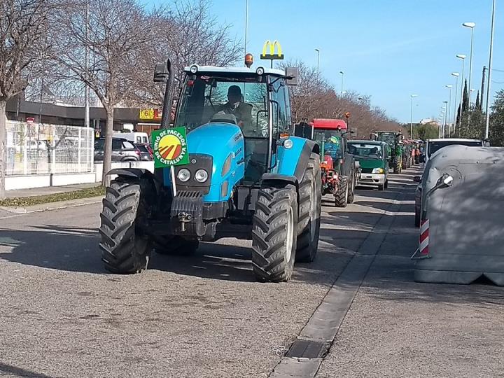 Tractora d'Unió de Pagesos a Vilafranca. Unió de Pagesos