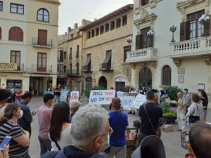Un centenar de persones es concentren a Vilafranca per reivindicar el dret a l’empadronament