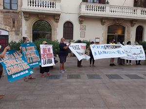 Un centenar de persones es concentren a Vilafranca per reivindicar el dret a l’empadronament