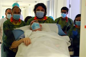 Un treballador de l'Hospital d'Igualada surt de l'UCI després de 172 dies ingressat per la covid-19. Hospital d'Igualada