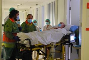 Un treballador de l'Hospital d'Igualada surt de l'UCI després de 172 dies ingressat per la covid-19