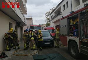 Una dona mor en l'incendi d'un habitatge a Castellví de la Marca. Bombers