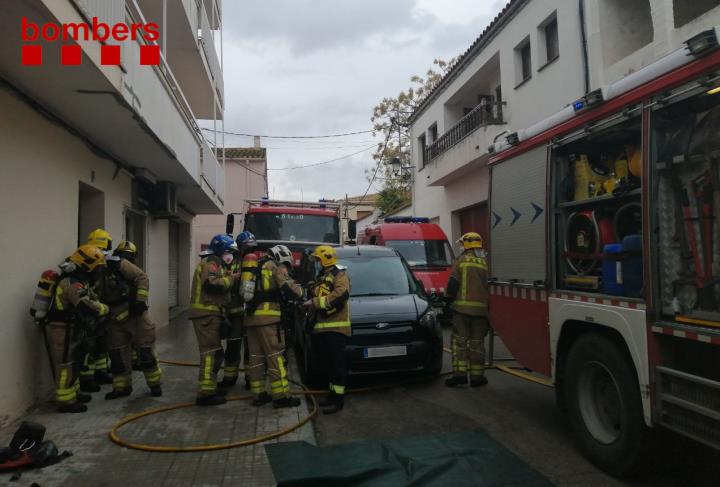 Una dona mor en l'incendi d'un habitatge a Castellví de la Marca. Bombers