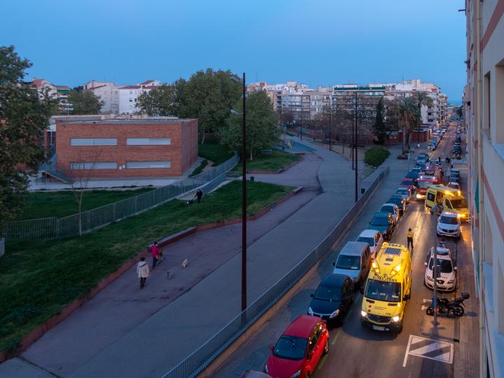 Una dona mor per una caiguda accidental des d'un quart pis a Vilanova i la Geltrú. @davidrbcelta