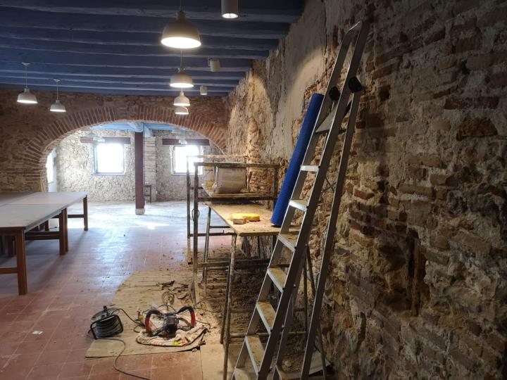 Una intervenció de millora permet consolidar els murs interiors de Can Falç, a Sitges. Museus de Sitges