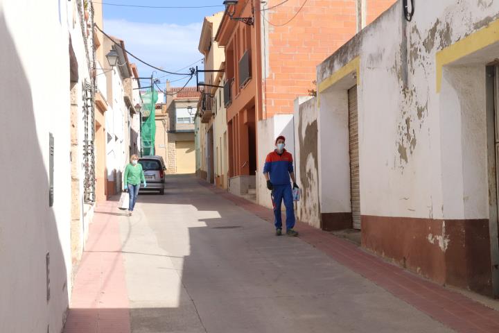 Una vorera és província de Tarragona i l'altra és província de Barcelona. Aquesta és la realitat del carrer de les Dues Províncies. ACN