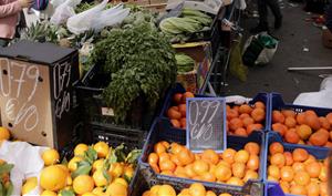 Unió de Pagesos insta el Govern a donar indicacions clares als ajuntaments per garantir la venda de productes frescos a l'aire lliure. ACN