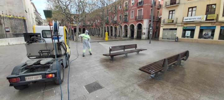 Vilafranca incorpora a la neteja viària dos vehicles amb aigua a pressió per desinfectar les zones més freqüentades. Ajuntament de Vilafranca