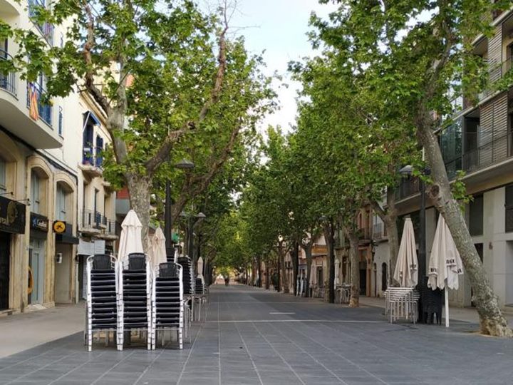 Vilanova ampliarà l'espai de les terrasses i bonificarà la taxa i la brossa industrial. Ajuntament de Vilanova