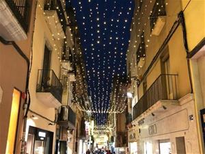 Vilanova dona el tret de sortida a la campanya nadalenca amb l'encesa de llums als carrers
