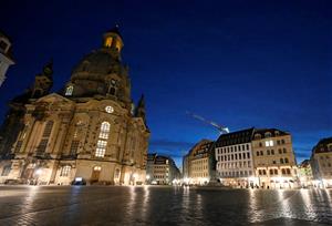 Vista general de la plaça de Neumarkt buida durant el tancament pel coronavirus (COVID-19) a Dresden, Alemanya, el 14 de desembre de 2020. REUTERS/Mat