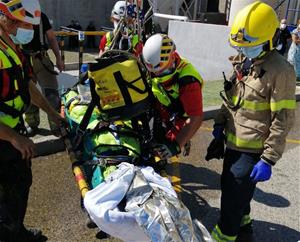 Accident laboral a la depuradora de Vilanova i la Geltrú. Bombers