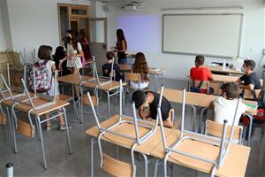 Alumnes de 1r d'ESO del nou institut de Caldes estrenant l'aula, el 13 de setembre del 2021. ACN