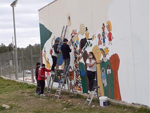 Alumnes dels instituts Montgròs i Xaloc difonen la tasca de les entitats de cooperació. Ajt Sant Pere de Ribes