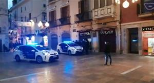 Batussa a la plaça de les Cols de Vilanova per la detenció del propietari d'un bar on es feia una festa