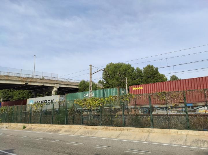 Calafell presentarà al·legacions al projecte de proteccions acústiques a la via del tren. Ajuntament de Calafell