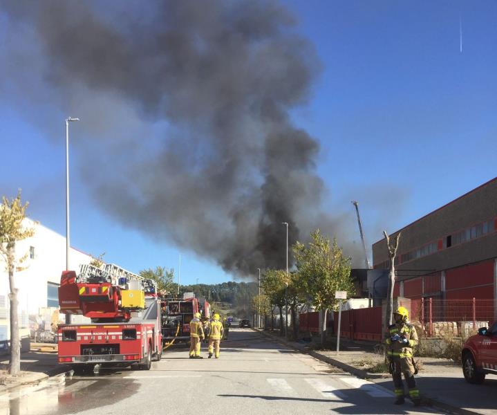 Cinc ferits greus i dos lleus en una explosió en una empresa de l'Arboç. Ajuntament de l'Arboç