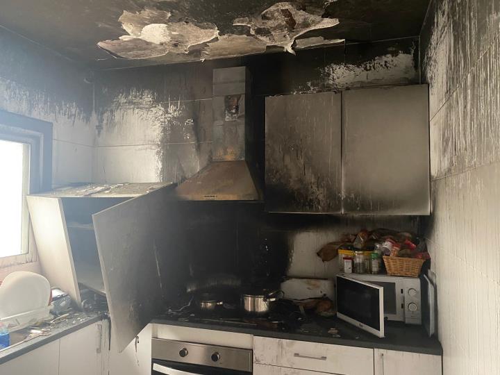 Cinc ferits lleus en l'incendi d'una cuina a Vilanova i la Geltrú. Policia local de Vilanova