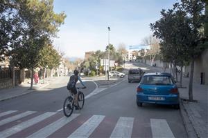 Comencen les obres de construcció d'una minirotonda a la travessera urbana de Gelida. Diputació de Barcelona