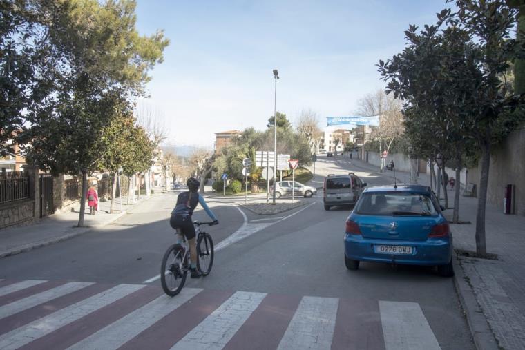 Comencen les obres de construcció d'una minirotonda a la travessera urbana de Gelida. Diputació de Barcelona