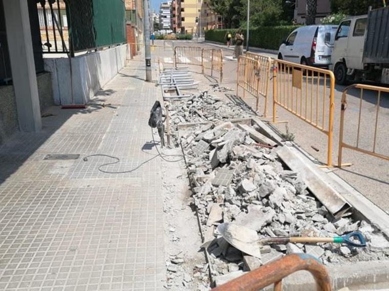 Comencen les obres de reurbanització del carrer Canigó per millorar els accessos a l'escola. Ajuntament de Vilanova