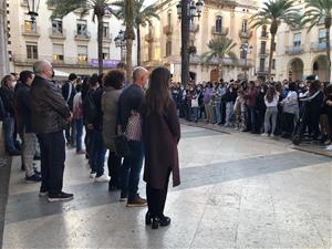 Commoció a Vilanova i la Geltrú per la mort d'un noi de 13 anys a la plaça de les Neus