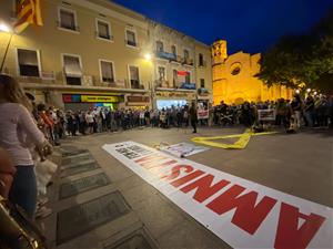 Concentració a Vilafranca en suport a l'expresident Puigdemont després de la seva detenció a l'Alguer. Ajuntament de Vilafranca
