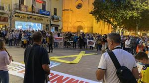 Concentració a Vilafranca en suport a l'expresident Puigdemont després de la seva detenció a l'Alguer