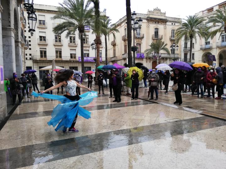 Concentracions reivindicatives i accions simbòliques pel Dia Internacional de les Dones al Penedès i Garraf. Ajuntament de Vilanova