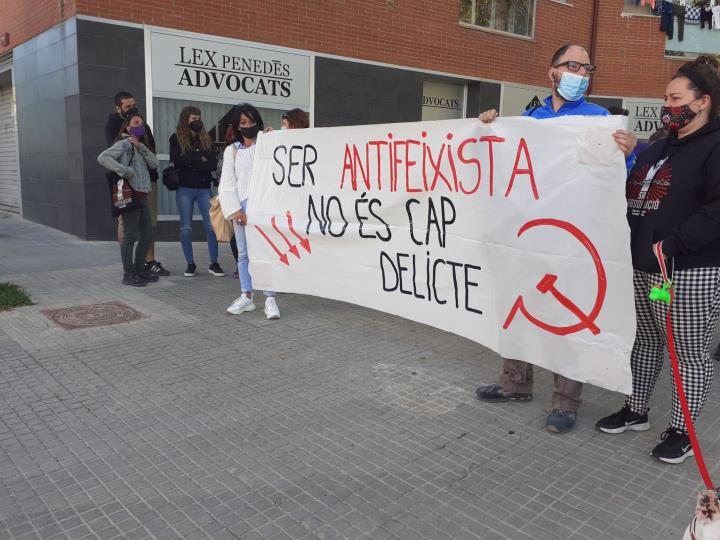 Declaren dues activistes acusades d'increpar els Mossos en una manifestació antifeixista a Vilafranca. Baula