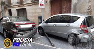 Denunciat penalment un conductor ebri que va xocar el seu turisme al centre del Vendrell. Ajuntament del Vendrell