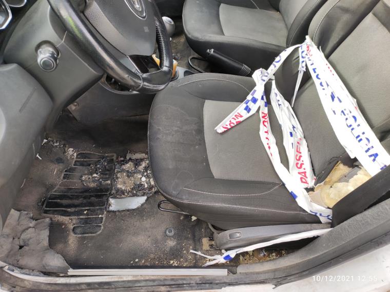 Detall del seient malmès en un cotxe de la Policia Local de l'Arboç. Fepol