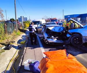 Detenen un conductor vilafranquí drogat i sense carnet després de fugir d'un control i xocar contra cinc vehicles. Mossos d'Esquadra