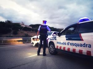 Detingut en un control a Sant Sadurní amb 3 quilograms de cabdells de marihuana. Mossos d'Esquadra