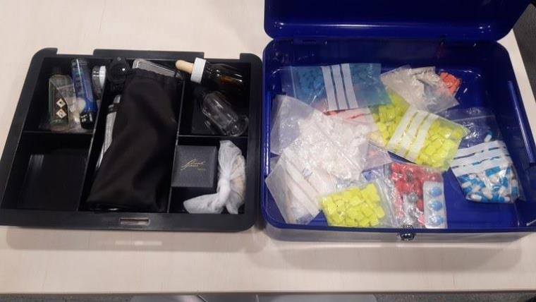 Detingut un home a Sitges amb diversos estupefaents, a més de 38 pastilles de Viagra. Ajuntament de Sitges