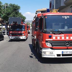 Dos policies, ferits en l'extinció d'un incendi en un habitatge de les Roquetes