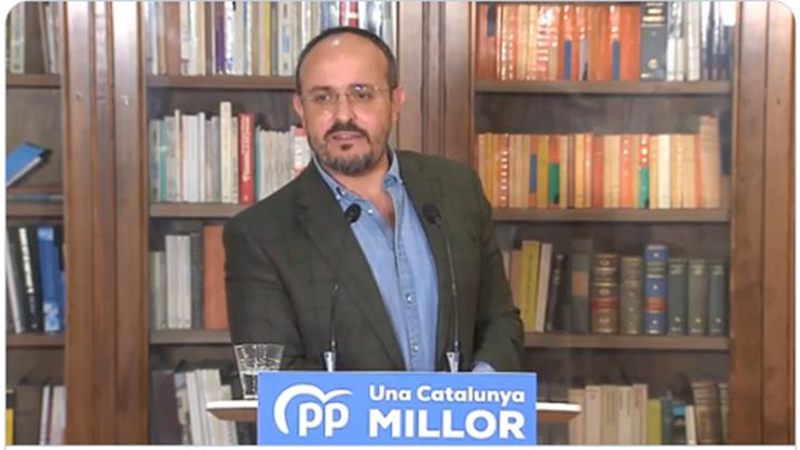 El candidat del PPC, Alejandro Fernández, durant un míting de campanya electoral a Vilanova i la Geltrú, el 30 de gener de 2021. PP