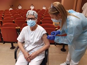 El Consorci Sanitari Alt Penedès-Garraf comença la vacunació del seu personal sanitari. CSAPG