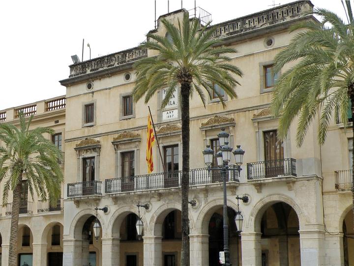 El govern de Vilanova rebutja que la Junta Electoral atorgui espais electorals de la ciutat a VOX. Ajuntament de Vilanova