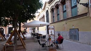 El Mercat de la Carn de Vilafranca estrena una nova terrassa per a la degustació de productes de mercat 
