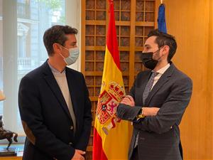 El Ministeri de l'Interior es compromet a obrir la primera oficina d'expedició del DNI del Vendrell, un reclam històric. Ajuntament del Vendrell