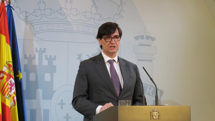 El ministre de Sanitat, Salvador Illa, compareixent en roda de premsa des de la Delegació del govern espanyol a Catalunya. Moncloa