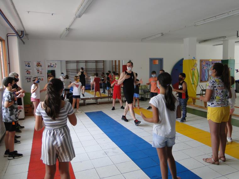 El Pla Educatiu d’Entorn de Sant Pere de Ribes ofereix tallers diversificats per a alumnes de 5è i 6è de primària. Ajt Sant Pere de Ribes