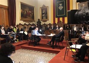 Vilafranca aprova una moció per a reclamar serveis bancaris de qualitat per a la gent gran. Ramon Filella