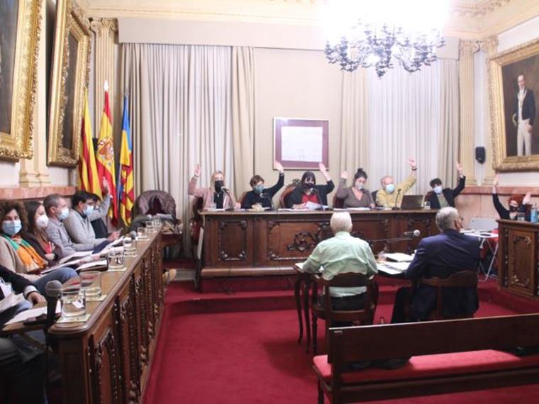 El ple de Vilanova aprova definitivament la internalització del servei de neteja. Ajuntament de Vilanova