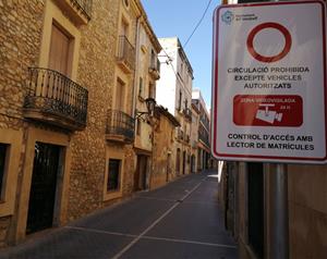 El Vendrell posa en marxa les càmeres de control d’accés de vehicles a l’illa de vianants. Ajuntament del Vendrell