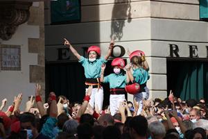 Els Castellers de Vilafranca coronen els primers castells de la gamma alta de 8 de la represa