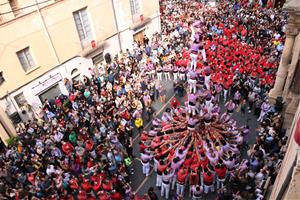 Els castells recuperen la normalitat en la diada de Santa Teresa del Vendrell. ACN